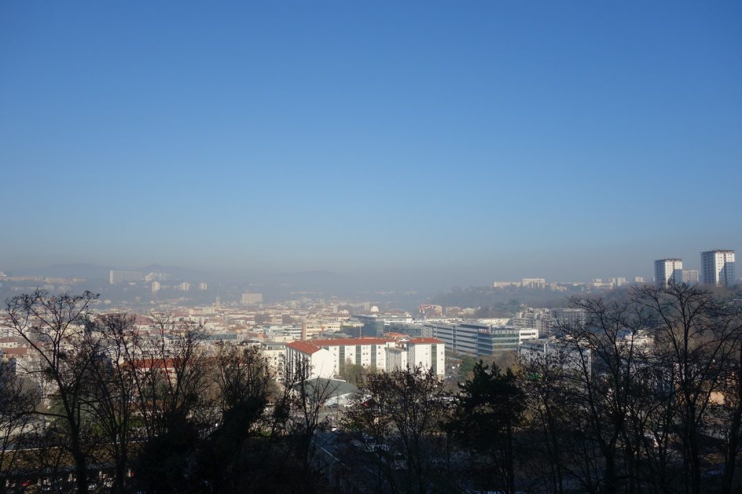 Photo de Lyon illustrant un épisode de pollution aux particules