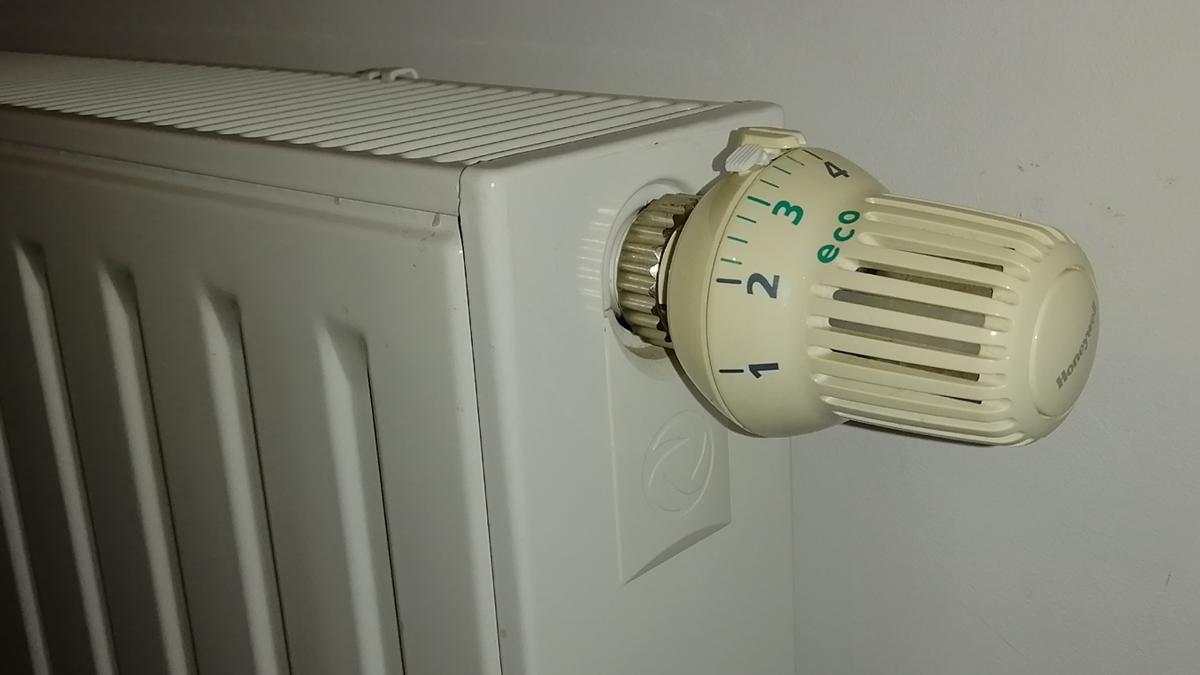 Thermostat sur radiateur en fonte
